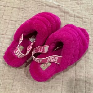 UGG Kids Vibrant Pink Fluffy Slippers